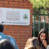Familiares de las víctimas del accidente de tren de Urda esperan noticias en una casa diocesana de retiro en Toledo. EP.