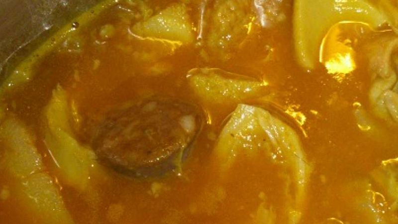 Callos a la madrileña y escarola con queso