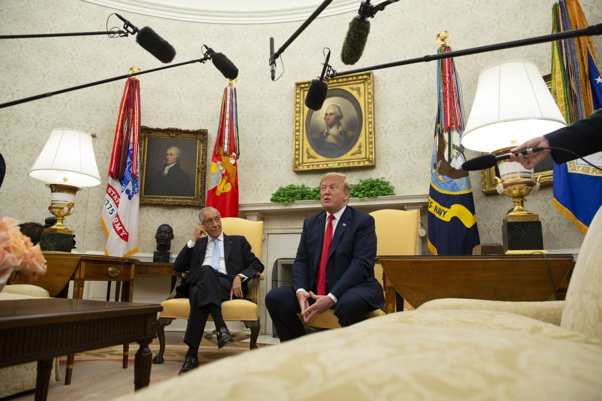 El presidente de EE.UU., Donald J. Trump y el presidente de Portugal, Marcelo Rebelo de Sousa, en la Oficina Oval de la Casa Blanca, en Washington (EE.UU.)