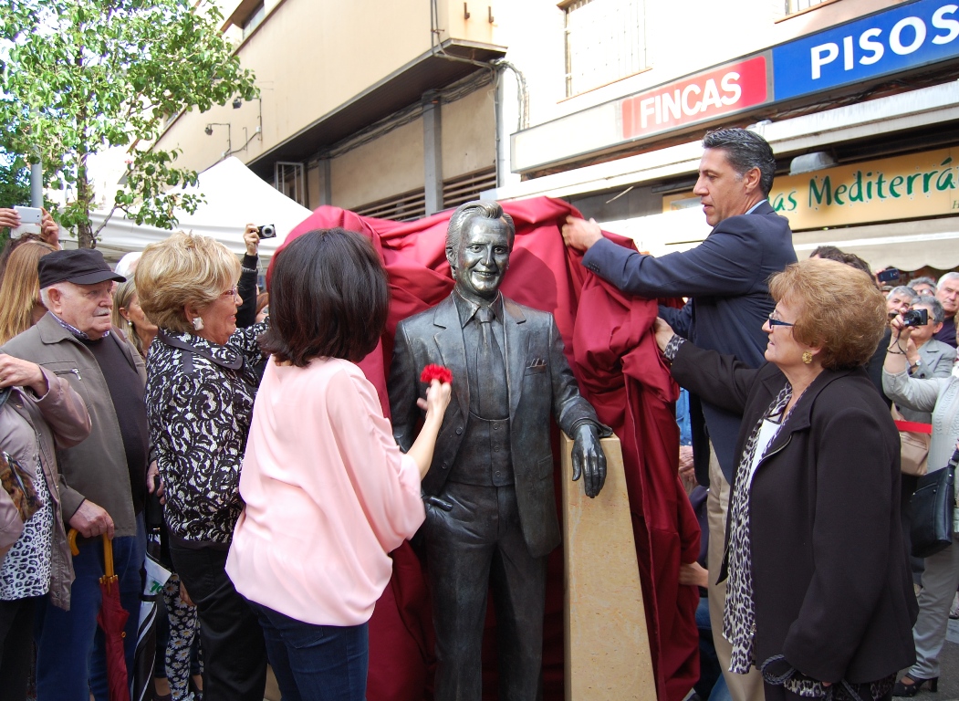 Imagen de archivo de la inauguración de la estatua a Manolo Escobar