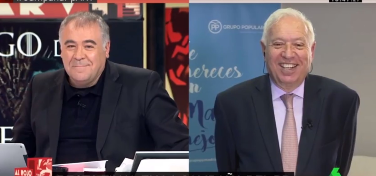 José Manuel García-Margallo siendo entrevistado por Antonio García Ferreras