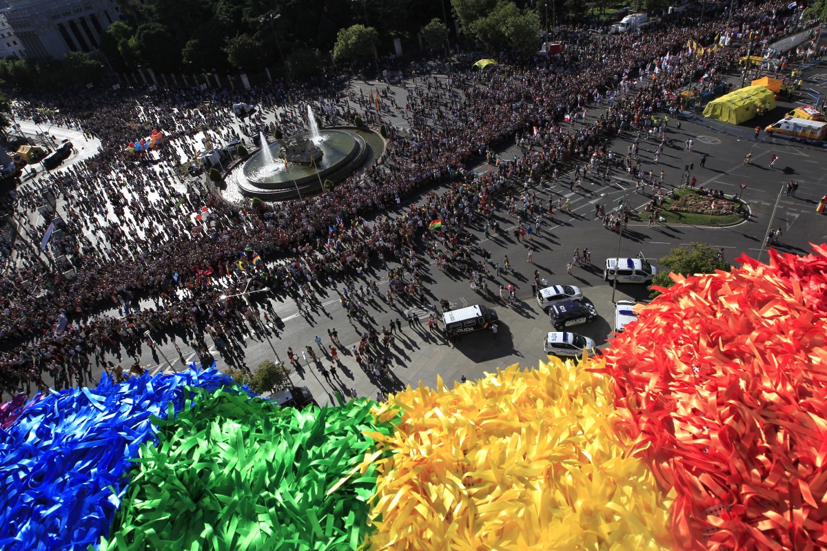 Vista desde el Palacio Cibeles de Madrid de la manifestación del Orgullo Gay 2017