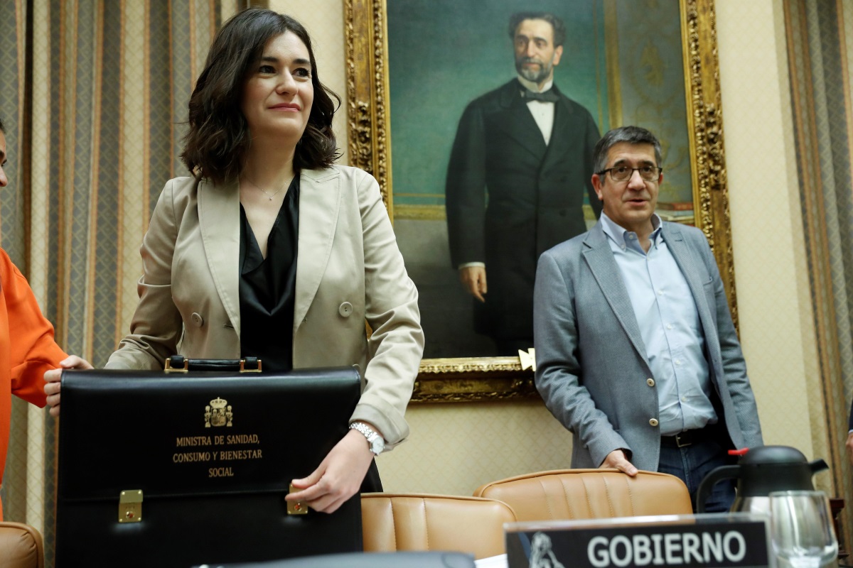 Carmen Montón durante la toma de posesión de su cargo como ministra de Sanidad
