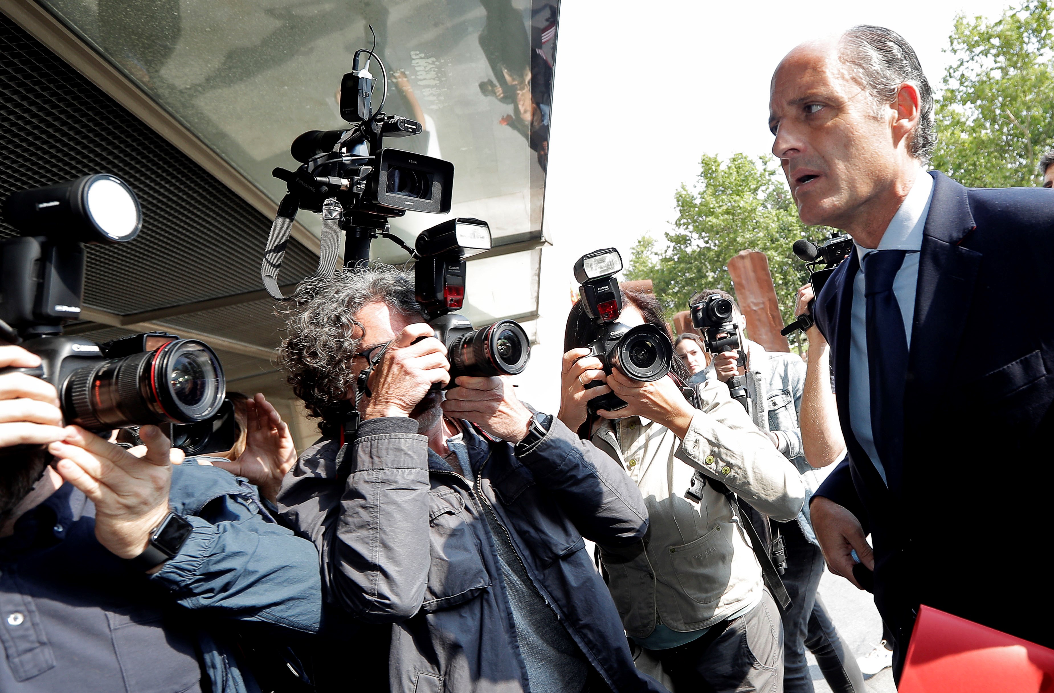 El expresident de la Generalitat Francisco Camps a su llegada a la Ciudad de la Justicia de Valencia.