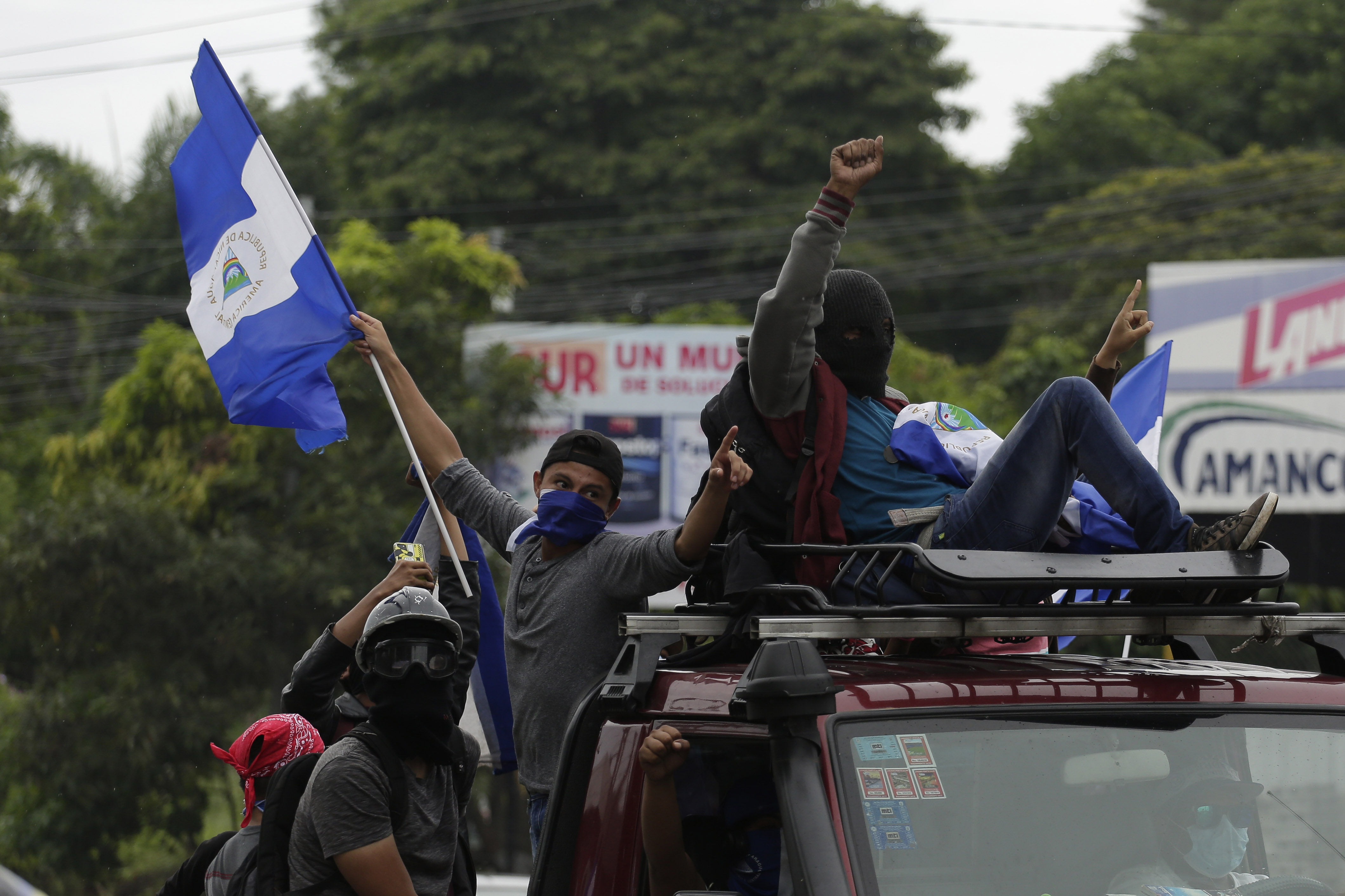 Cientos de personas a bordo de motocicletas, vehículos y camionetas salen de Managua (Nicaragua) rumbo a Masaya, símbolo de las protestas contraDaniel Ortega