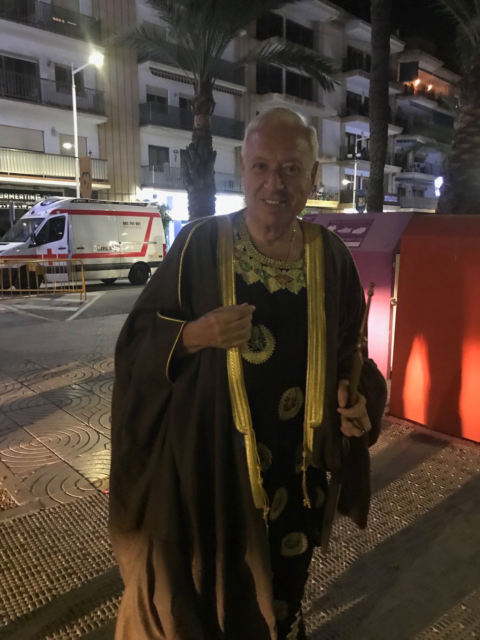 Margallo en las fiestas de Moros y Cristianos de Xàbia - Twitter Margallo
