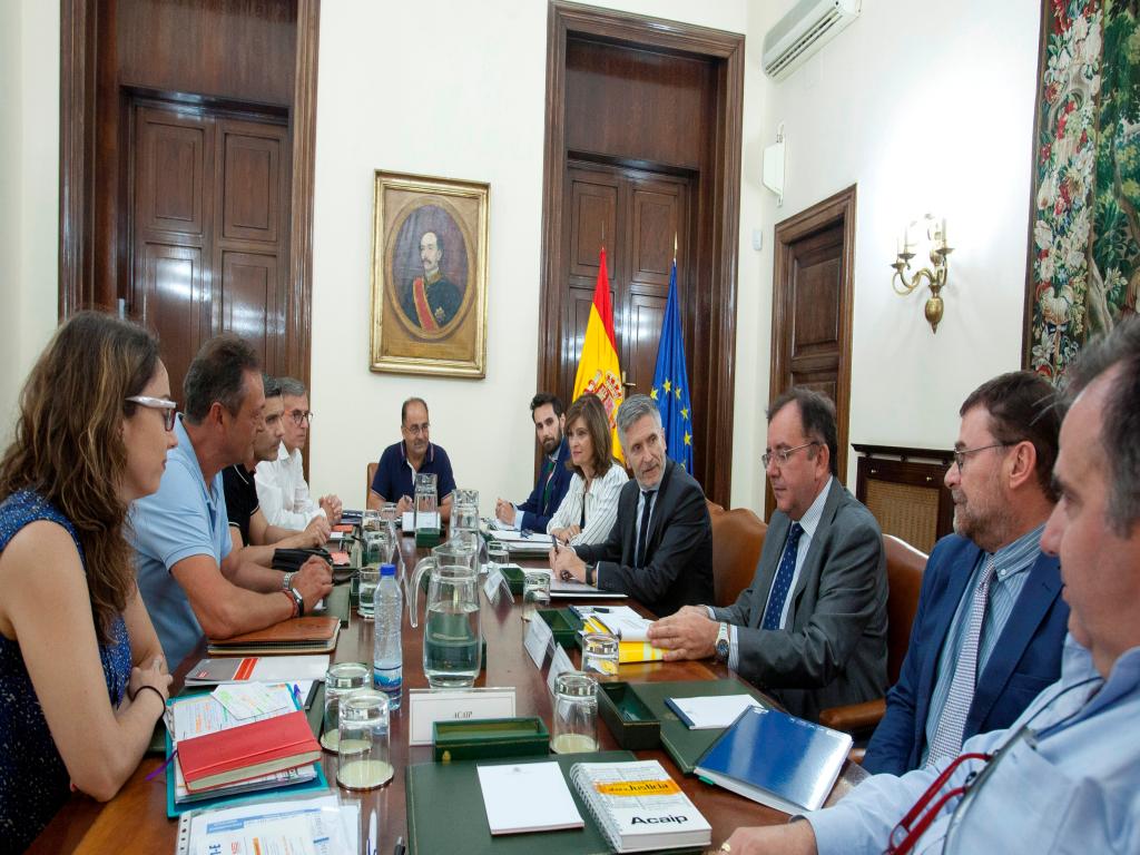 Reunión del ministro del Interior, Fernando Grande-Marlaska, con sindicatos de Prisiones, en julio. Ministerio del Interior