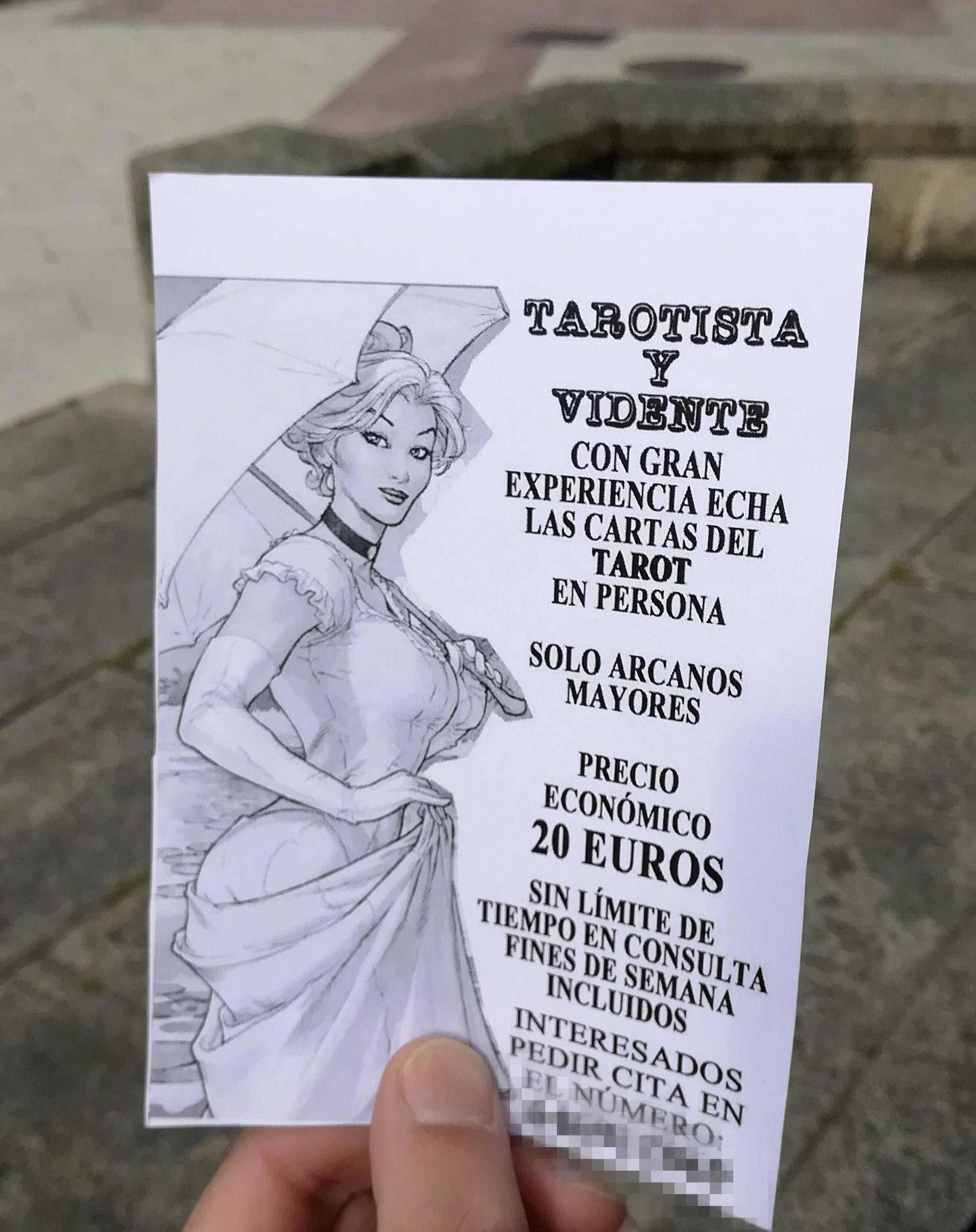 Imagen de un folleto publicitario que supuestamente repartía la jueza de Lugo. EFE/Archivo