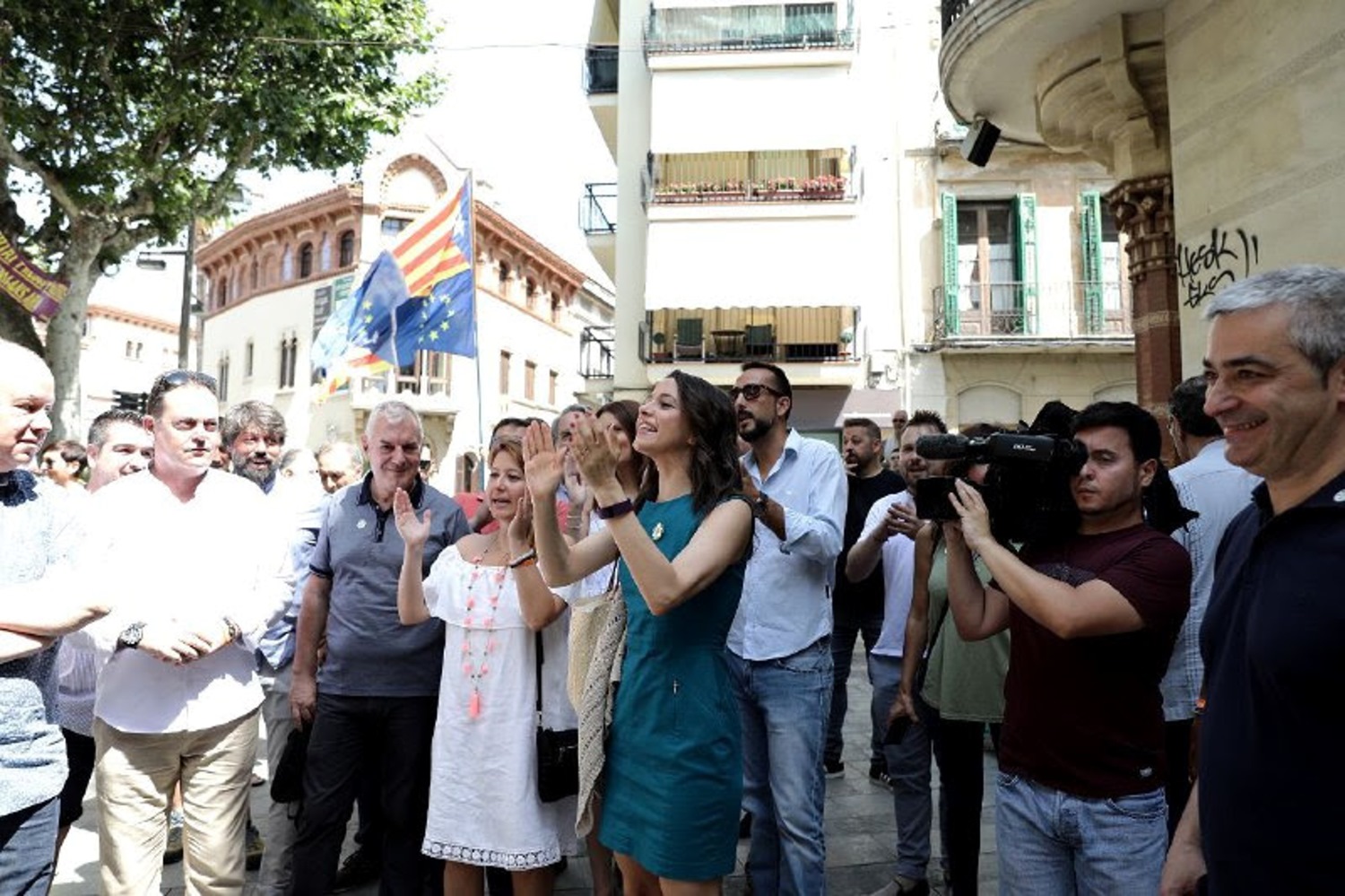 Acoso a Inés Arrimadas durante un acto celebrado en Canet de Mar - ACN