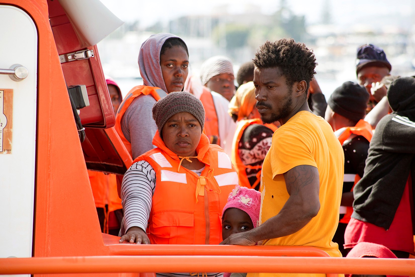 Inmigrantes rescatados en aguas del Estrecho