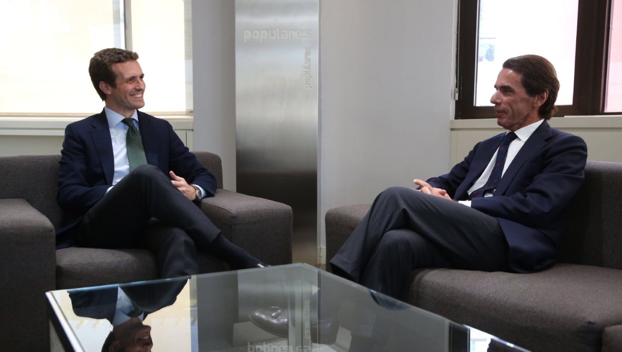 Pablo Casado se reúne con José María Aznar en la sede del PP