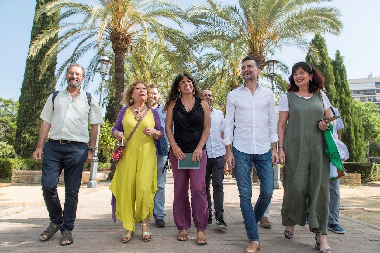José Larios, Pilar Távora, Teresa Rodríguez, Antonio Maíllo y Pilar González, en la presentación de Adelante Andalucía.