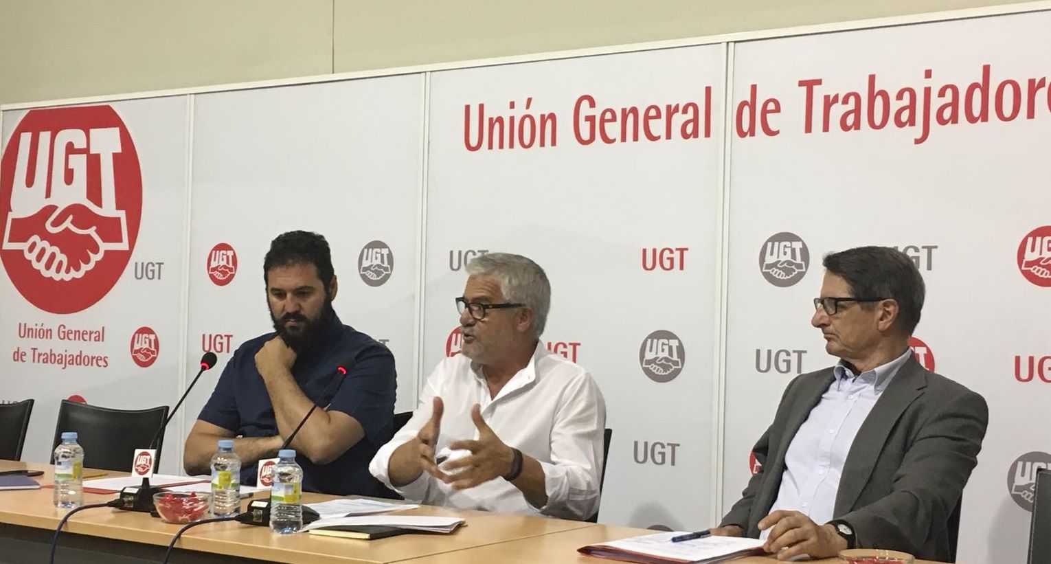 El coordinador de la plataforma digital de UGT, Rubén Ranz; el secretario de Política Sindical, Gonzalo Pino, y el abogado, Manuel de la Rocha. EL PLURAL