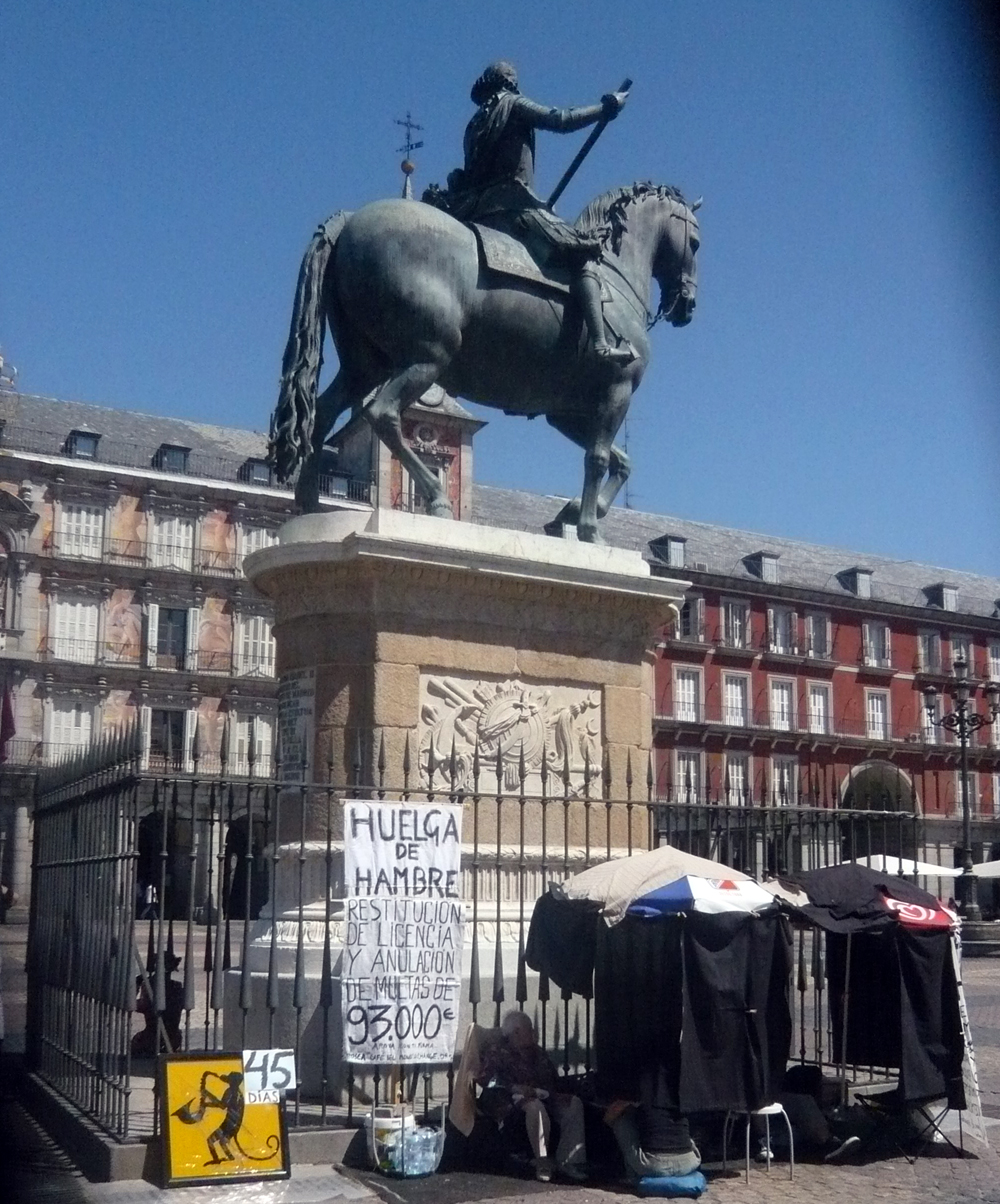 Tras 81 días de huelga de hambre, un hostelero logra que el Ayuntamiento de Madrid reconozca que le multó injustamente con 93.000 euros