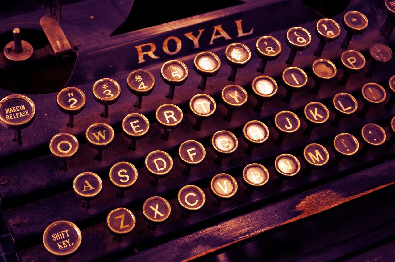 Todas las letras en una máquina de escribir