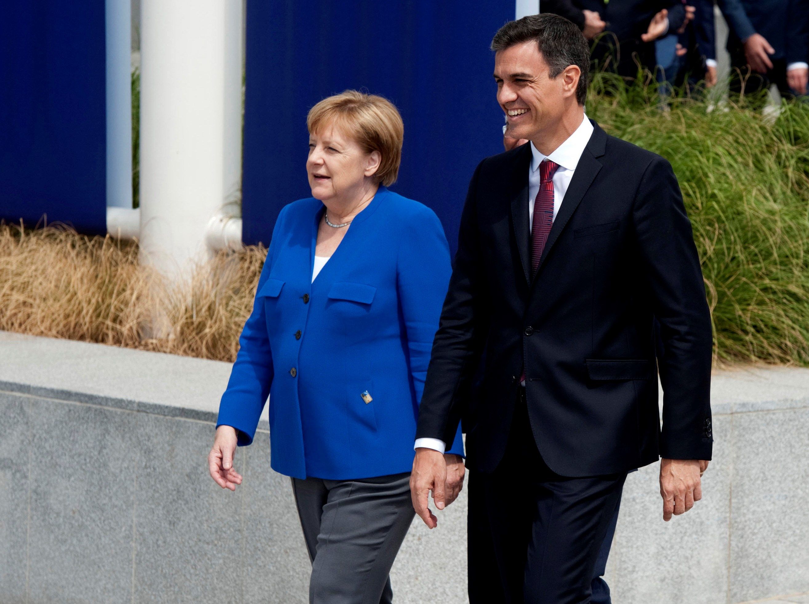 Angela Merkel junto a Pedro Sánchez. EFE