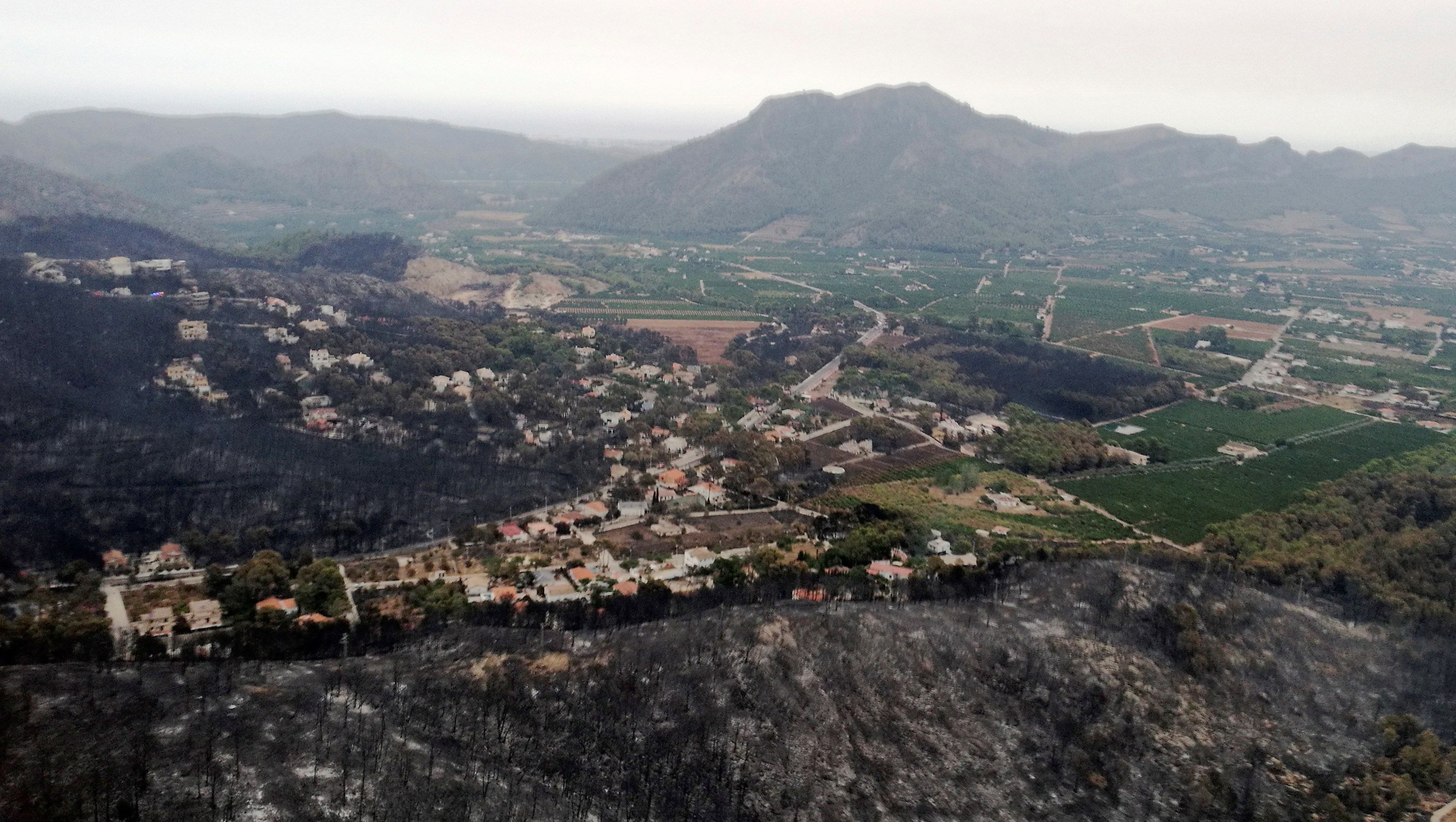 Vista aérea de la zona afectada por el incendio en Llutxent - Fotografía facilitada por la UME