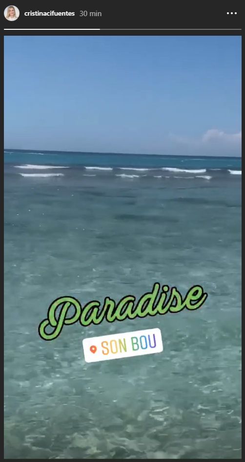 La historia en el Instagram de Cifuentes desde la playa de Son Bou La historia en el Instagram de Cifuentes desde la playa de Son Bou