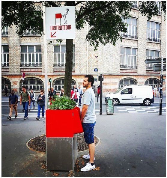 Urinario público de París. Foto: @Maelkan7 