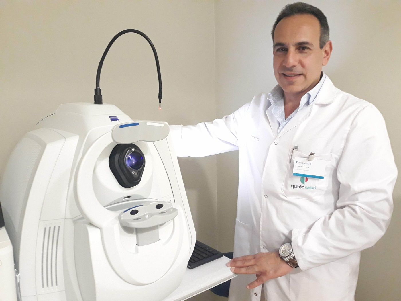 El doctor  Nabil Ragaei Kamel, jefe del Servicio de Oftalmología del Hospital Quirónsalud Marbella.