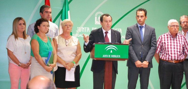 Junta de Andalucía y asociaciones de enfermos hacen frente común contra el copago de fármacos hospitalarios