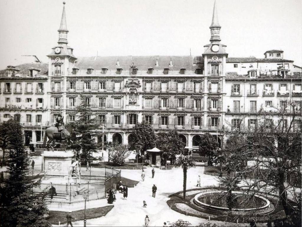 La Plaza Mayor de Madrid en el siglo XIX - Madrid Secreto