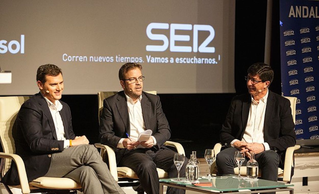 Albert Rivera y Juan Marín con el periodista Fernando Pérez Monguió en una entrevista en la SER.