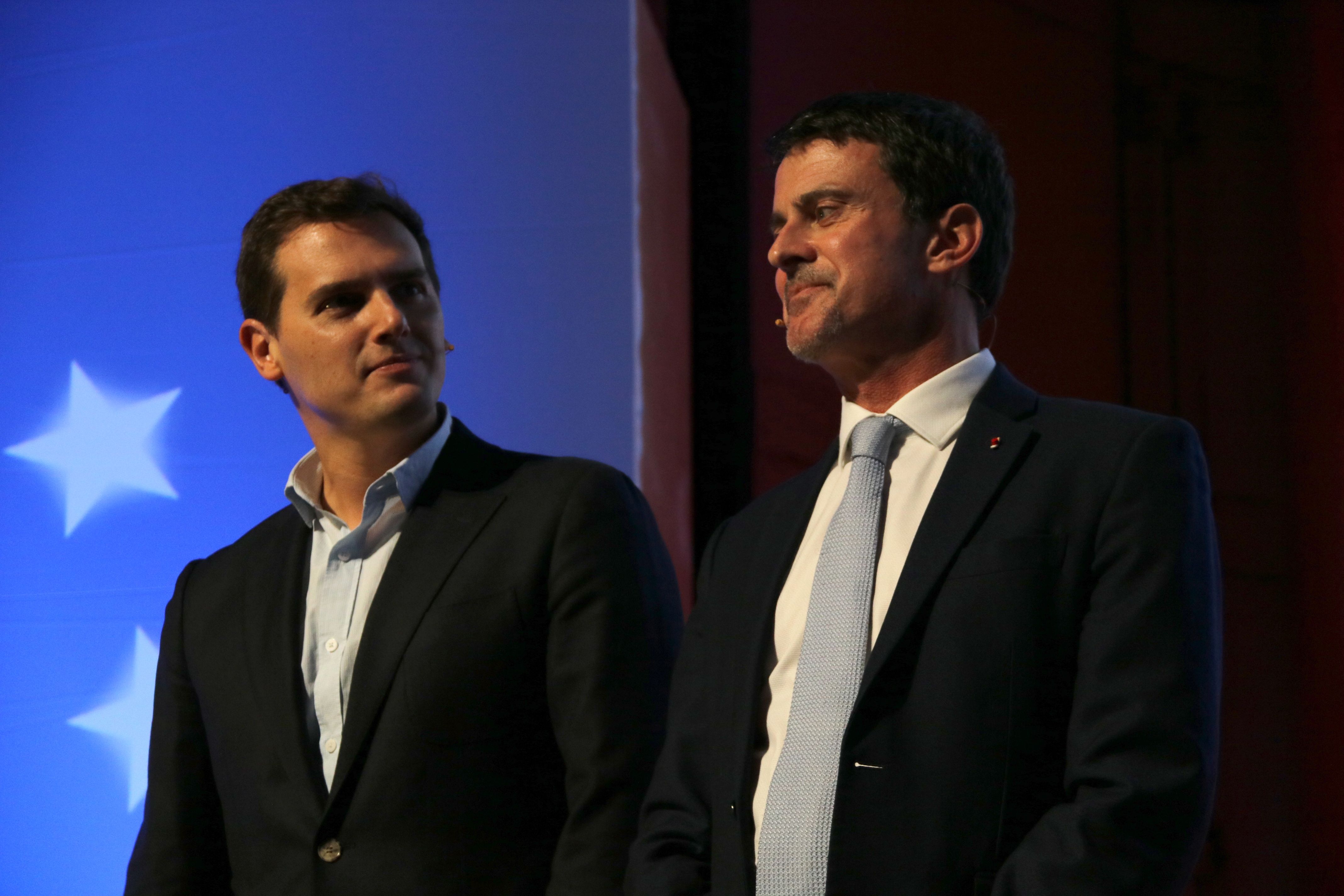 Manuel Valls junto a Albert Rivera durante un acto de Sociedad Civil Catalana - ACN
