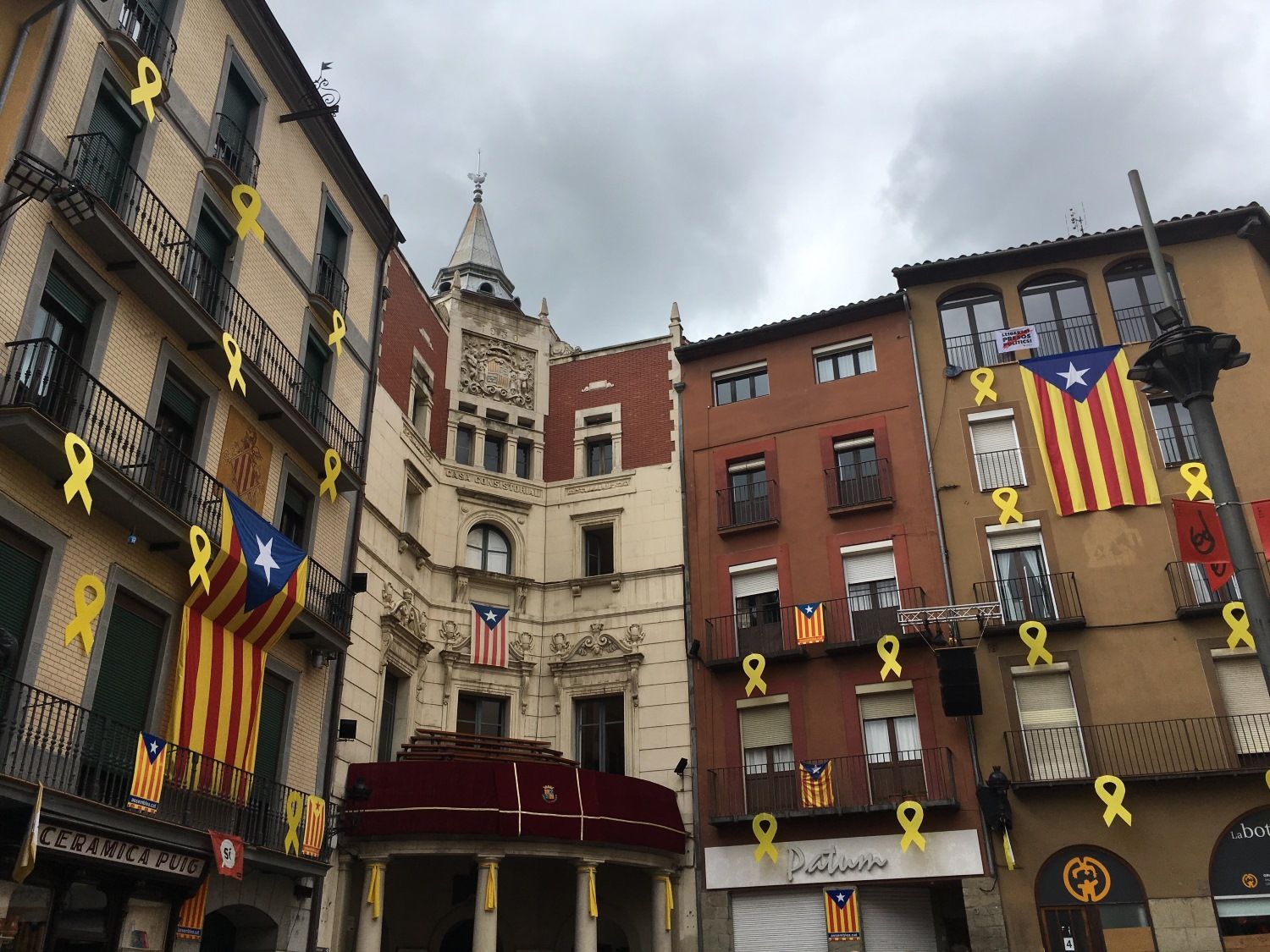 Los edificios de alrededor del Ayuntamiento de Berga - ACN