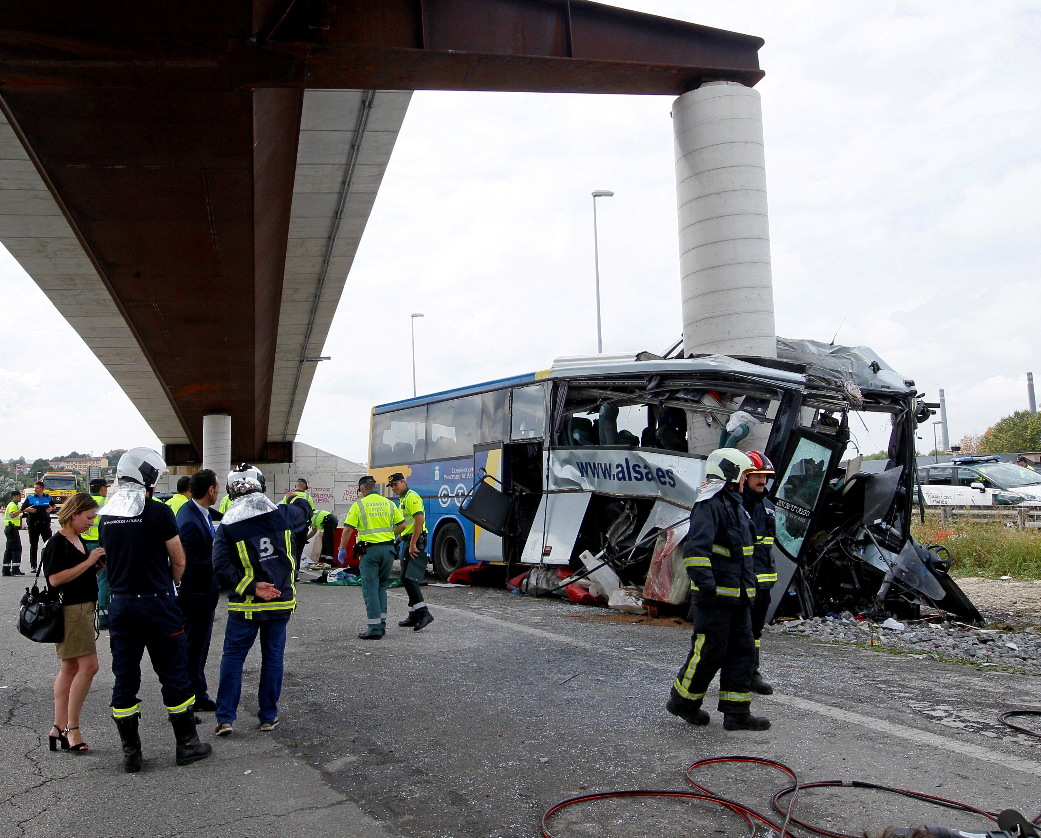 Accidente de autobús en Avilés. EFE