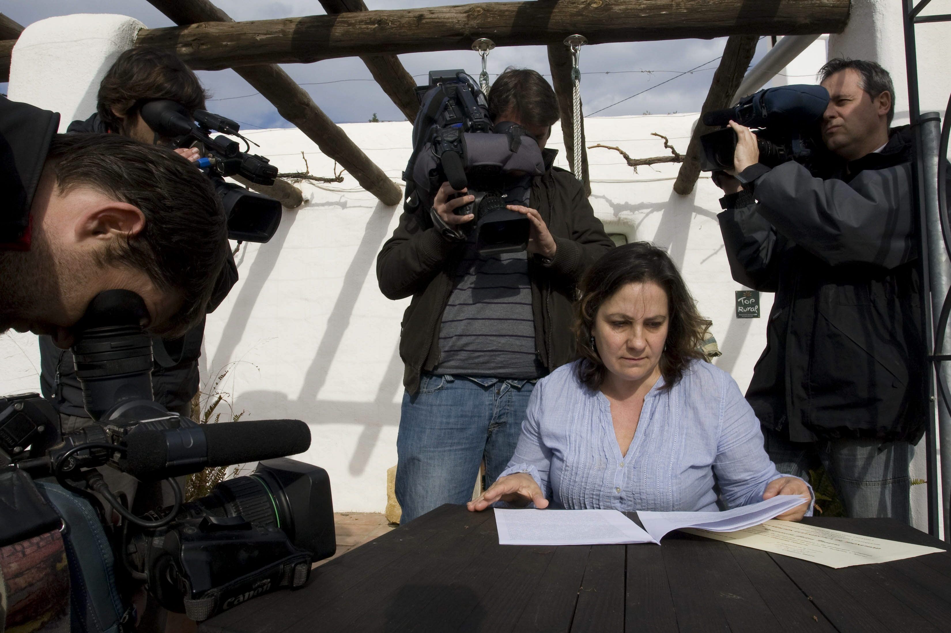 Resurrección Galera, la profesora de religión que no fue renovada en 2001 en un colegio público a petición del Obispado de Almería. EFE/ARCHIVO