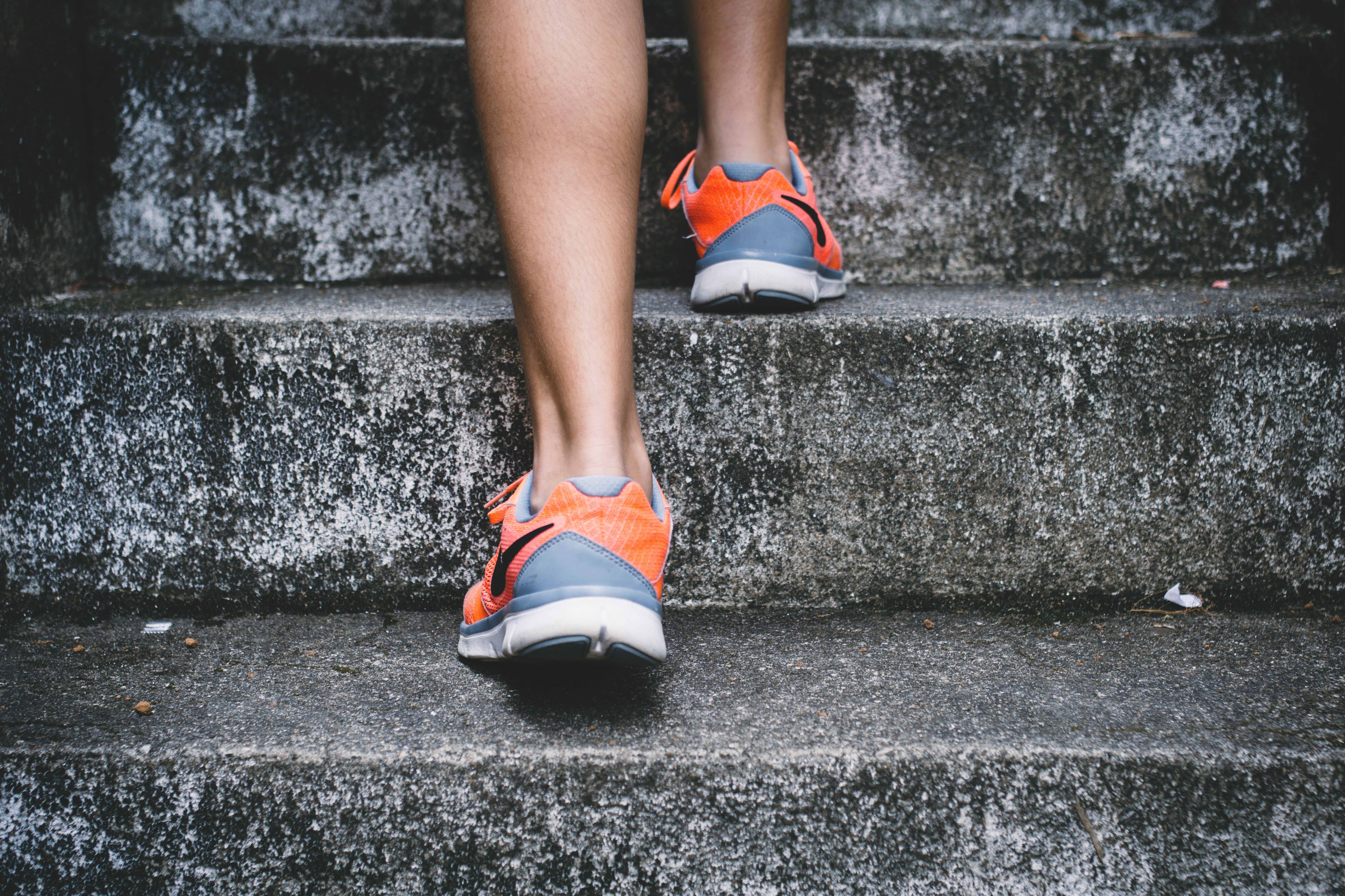 Zapatillas de deporte - Photo by Bruno Nascimento on Unsplash