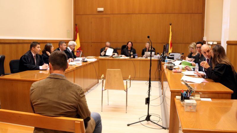 Juicio al mosso d'Esquadra acusado de grabar a sus compañeras - ACN Juicio al mosso d'Esquadra acusado de grabar a sus compañeras - ACN