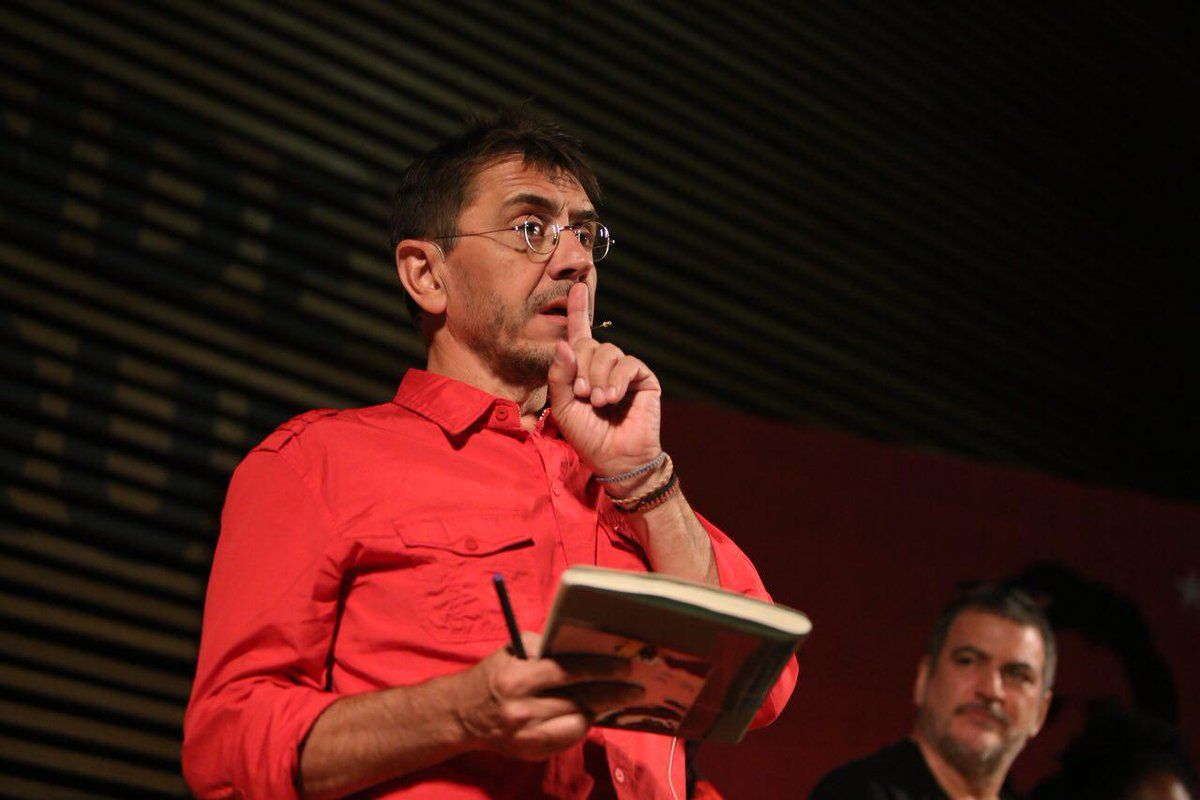 Juan Carlos Monedero durante su interveción en la charla sobre Lula da Silva - Twitter Podemos Com. Madrid 