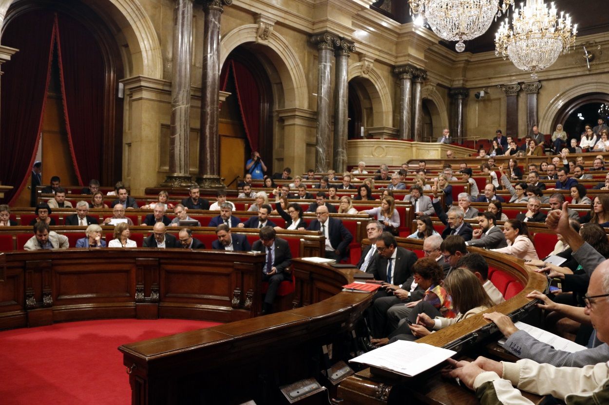 Momento de la votación para aprobar la ley de creación de la Agencia Catalana de Protección Social el jueves 7 de septiembre de 2017. ACN