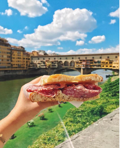 Schiacciate en Florencia - Fuente: Instagram @allanticovinaiofirenze