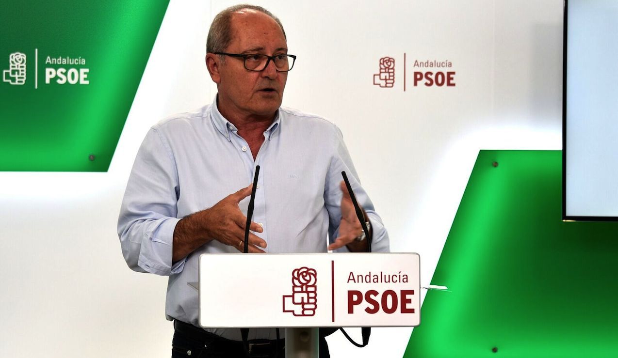 Juan Cornejo, este lunes en rueda de prensa en la sede del PSOE-A.