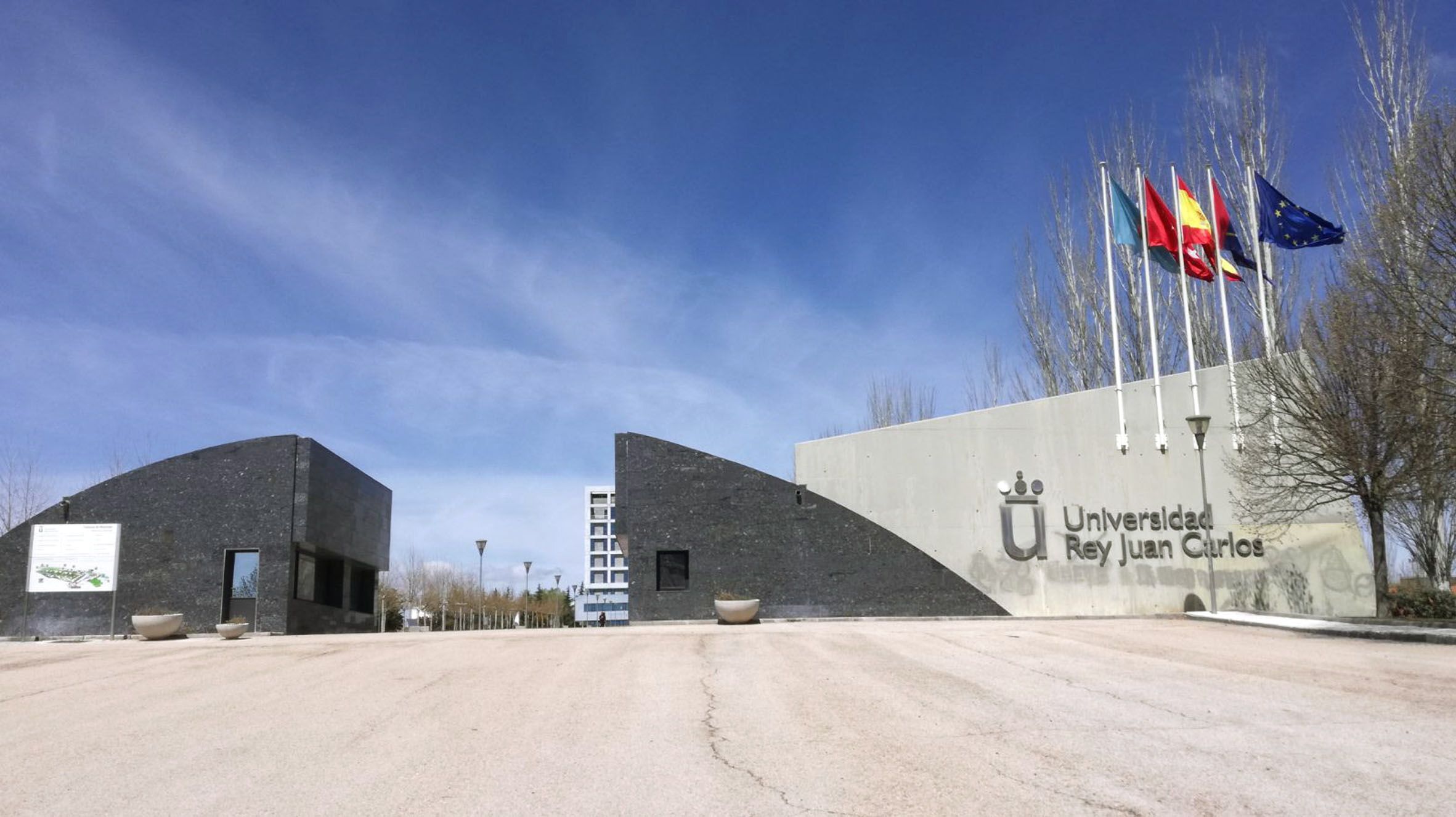 Vista general de la entrada de la Universidad Rey Juan Carlos (URJC) en Móstoles (Madrid). EFE