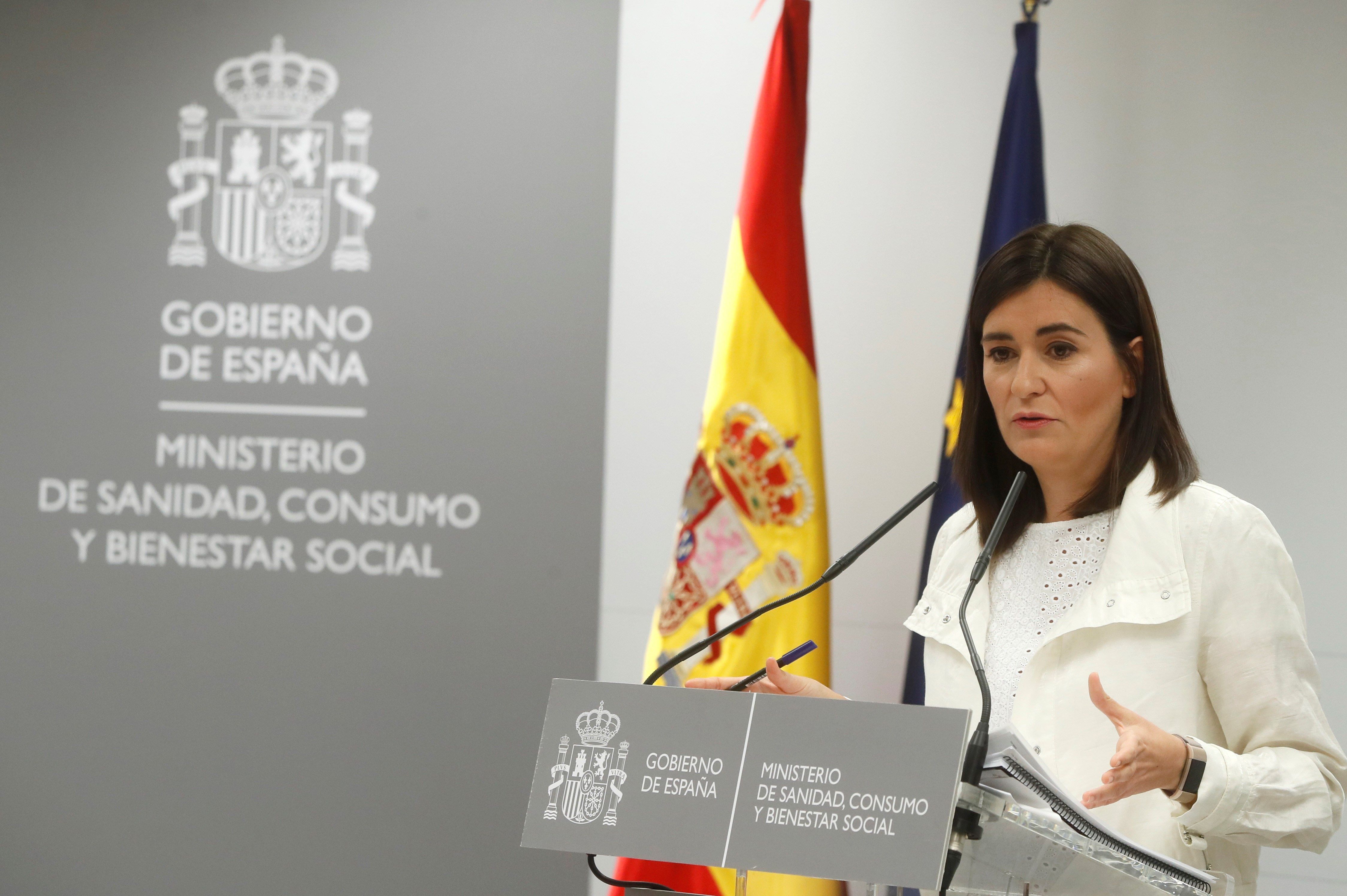 La ministra de Sanidad, Consumo y Bienestar Social, Carmen Montón, durante una comparecencia ante los medios de comunicación para hablar sobre las irregularidades en la obtención de su máster. EFE/Archivo