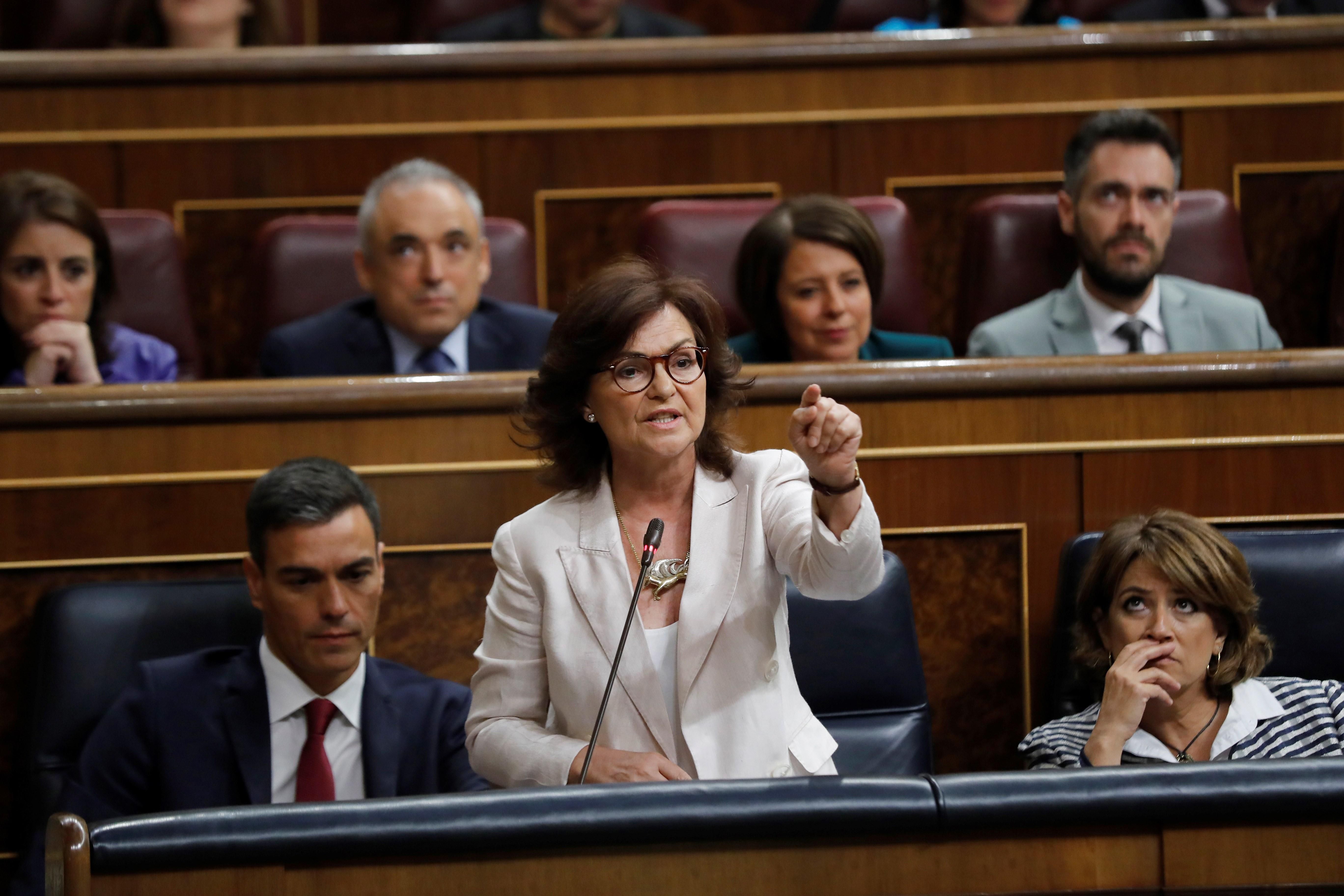 La vicepresidenta del Gobierno, Carmen Calvo, interviene en la sesión de control al Gobierno hoy en el Congreso. EFE