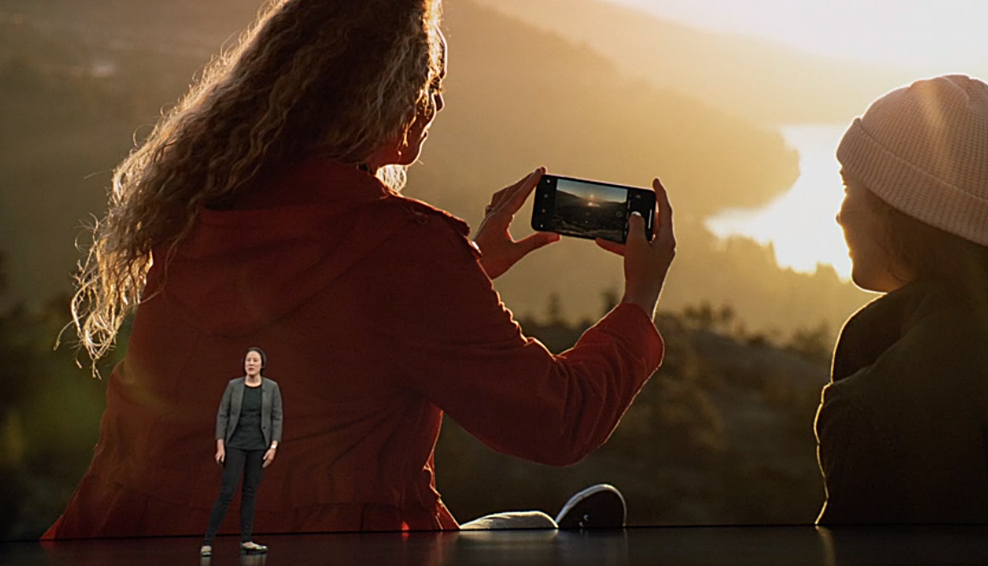 Momento de la presentación de los nuevos iPhone este miércoles desde el teatro Steve Jobs en Apple Park.