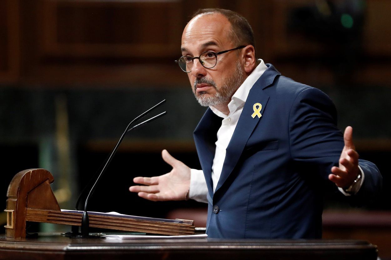 El portavoz del PDeCAT, Carles Campuzano, durante su intervención en la sesión de control al Gobierno hoy en el Congreso. EFE