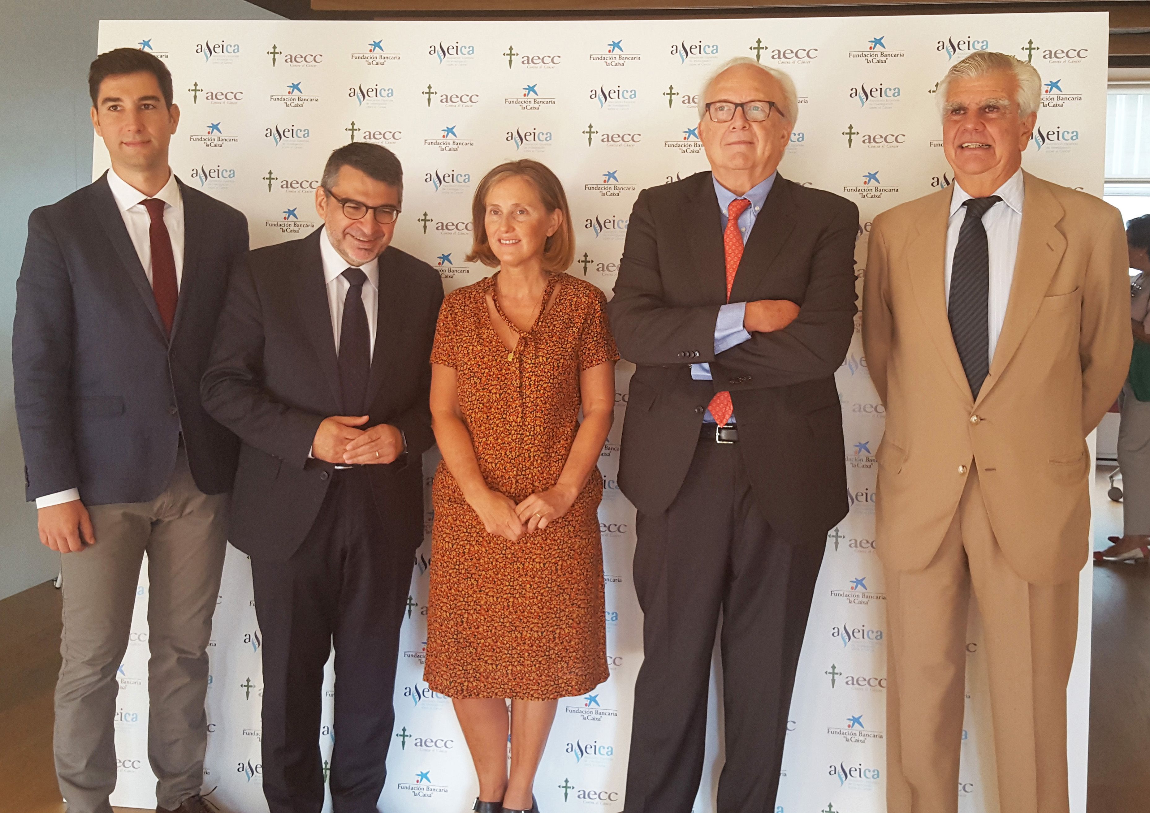Tres entidades privadas se han unido para elaborar el primer informe sobre la investigación e innovación en cáncer en España
