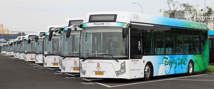 Flota de autobuses eléctricos en China. Foto: Dianba