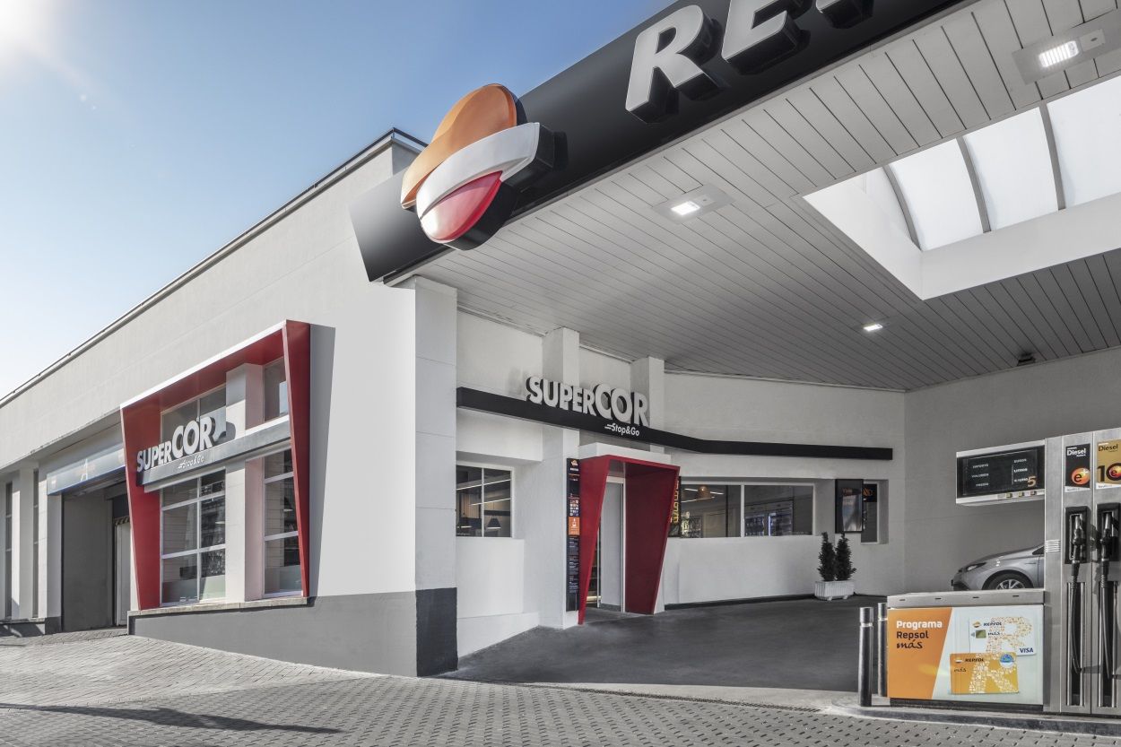 Tienda Supercor en una estación de servicio Repsol