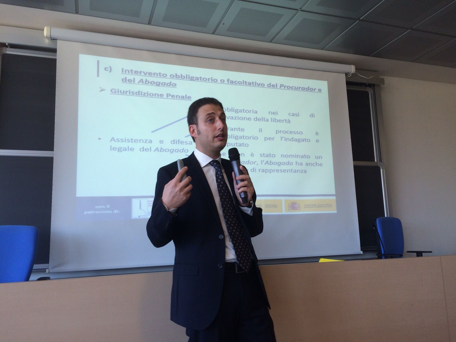 El letrado Roberto Spinetti en una conferencia en Pisa sobre el ejercicio de la abogacía en España e Italia - Web Roberto Spinetti