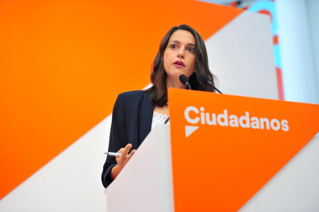 La portavoz nacional de Ciudadanos, Inés Arrimadas, durante la rueda de prensa que ha ofrecido hoy tras la reunión del Comité Permanente de Ciudadanos