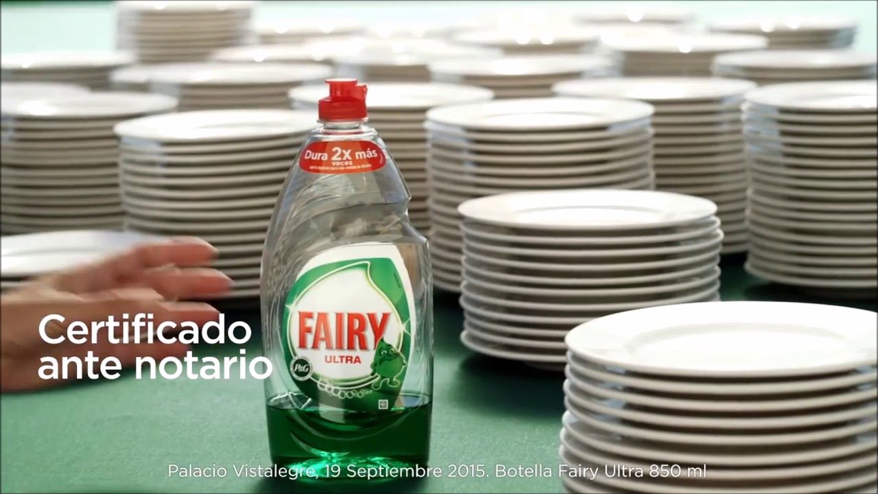 Una de archivo de una de las campañas publicitarias del lavavajillas Fairy.