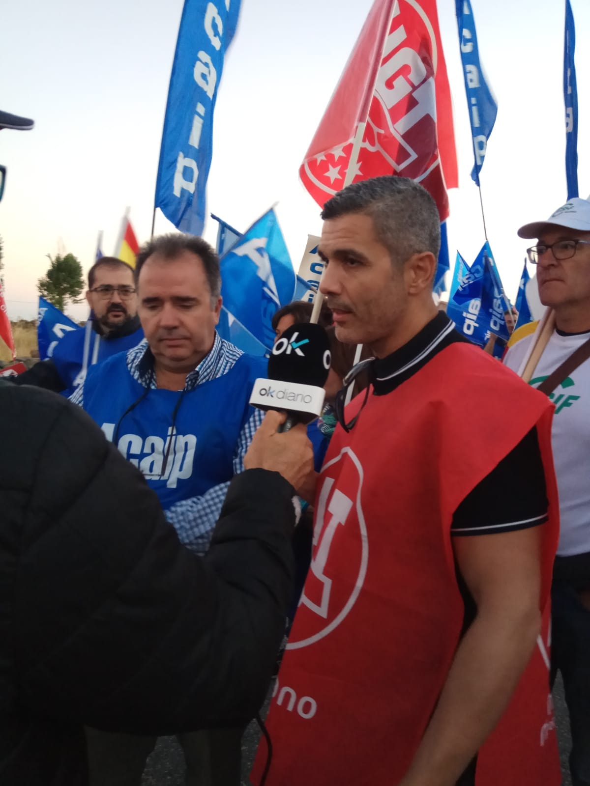 Los portavoces de UGT, Antonio González(d), y de ACAIP, José Ramón López(i) Los portavoces de UGT, Antonio González(d), y de ACAIP, José Ramón López(i)