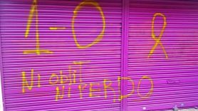 Rivera critica las pintadas con amenazas en el negocio de su madre en Granollers, Barcelona. EP